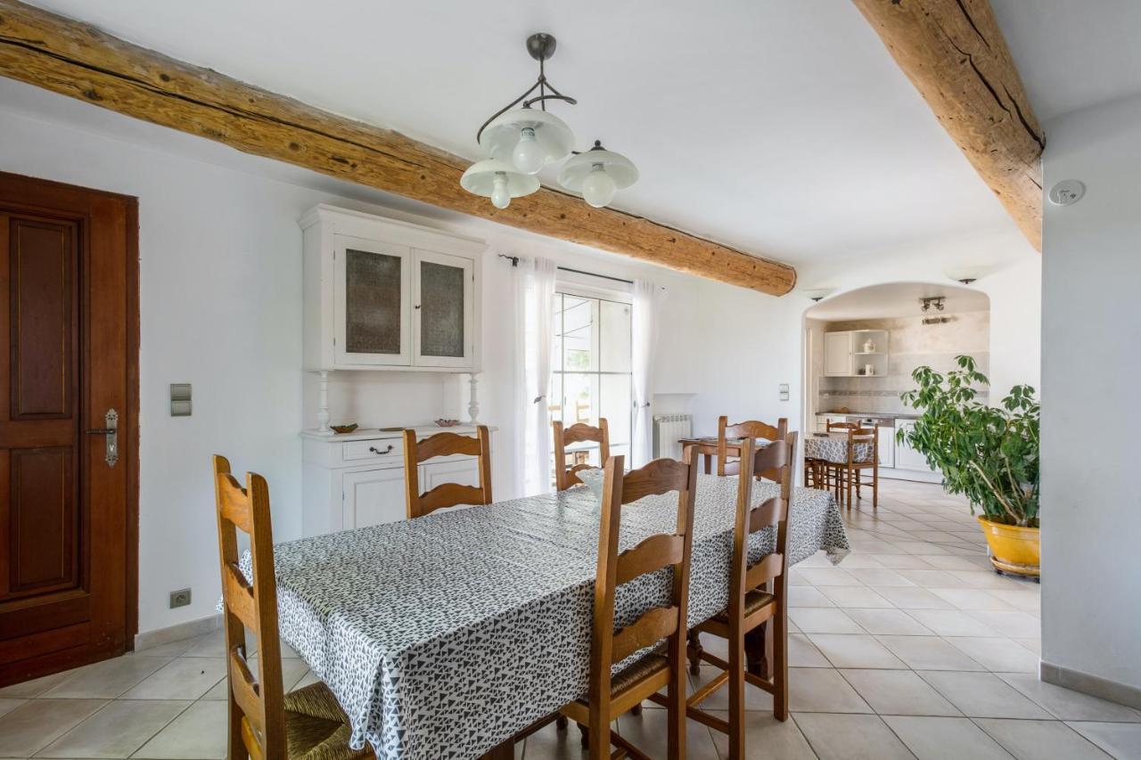 Villa Charmante A La Tour-D'Aigues Avec Piscine Privee Екстериор снимка
