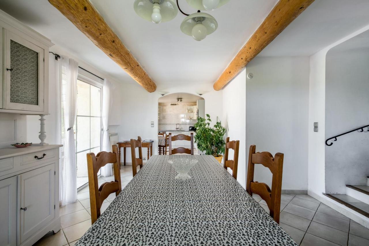 Villa Charmante A La Tour-D'Aigues Avec Piscine Privee Екстериор снимка
