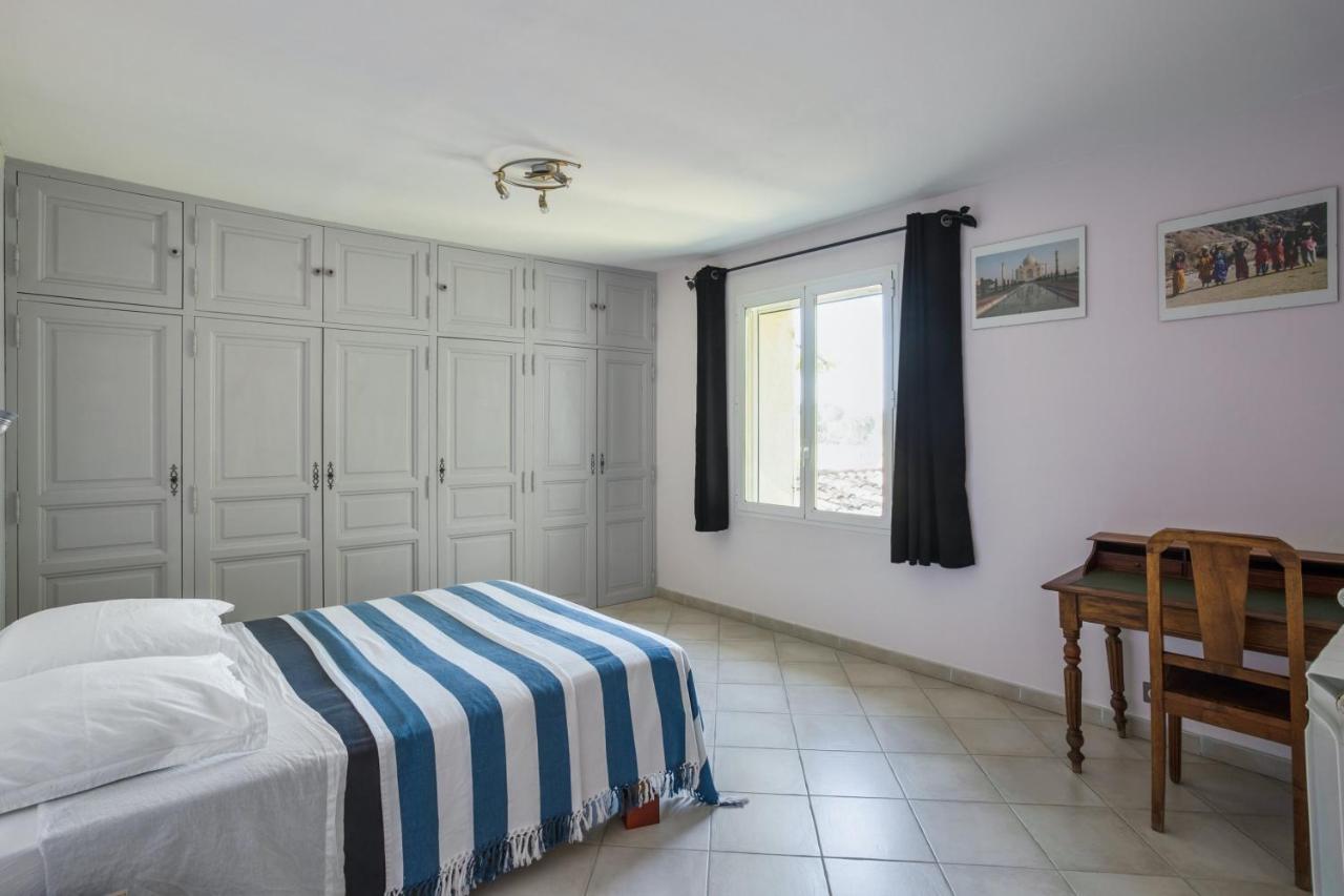 Villa Charmante A La Tour-D'Aigues Avec Piscine Privee Екстериор снимка