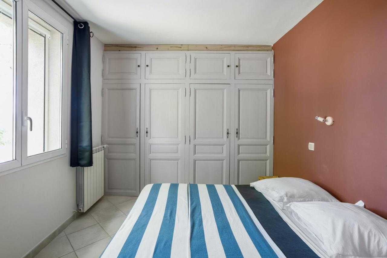 Villa Charmante A La Tour-D'Aigues Avec Piscine Privee Екстериор снимка